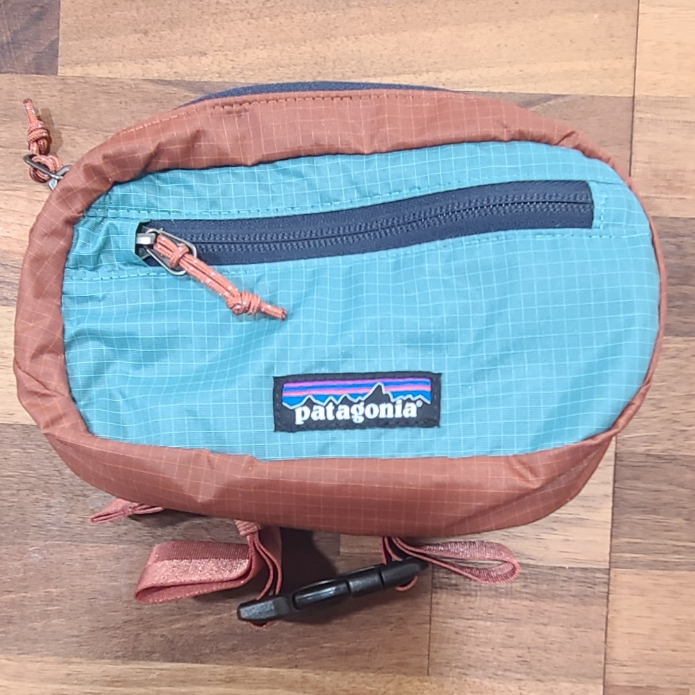 ⭐️Patagonia Ultralight Black Hole Mini Hip Bag